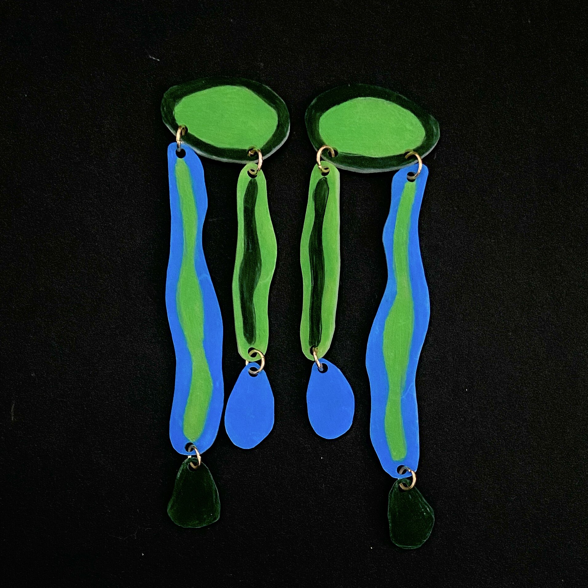 Teetering: Green and Blue