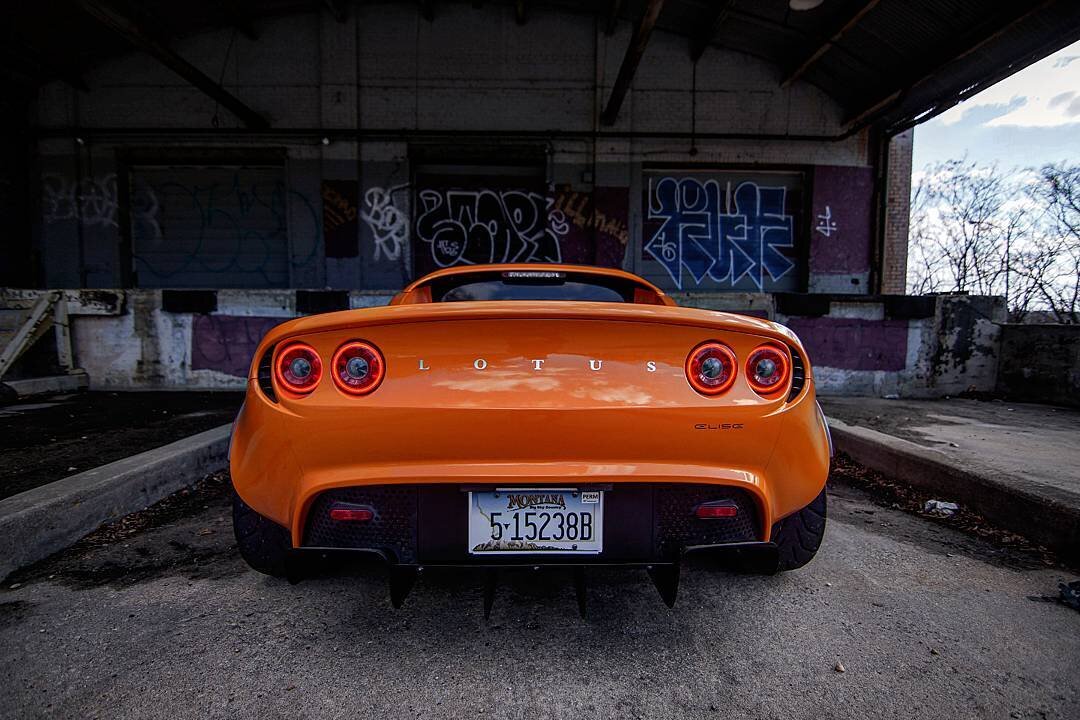 Custom single LED ring tail lights on @exoticdriver's Elise. Check out our site for the free DIY so you can mod it yourself. 
#lotus #elige #lotuselige #lotuscars #lotustalk #lotuselise
#lotusexige #lotusnation #elise #exige #exoticcars #racecars #ri