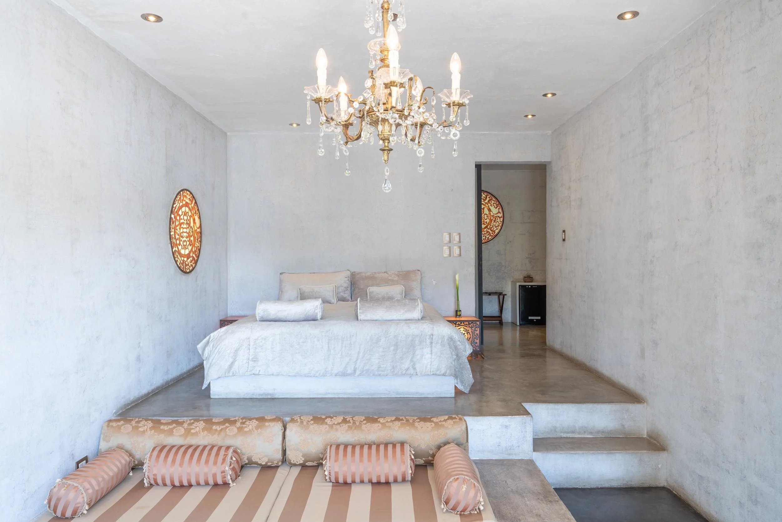 casaprana-rooms-junior suite3-bed.jpeg
