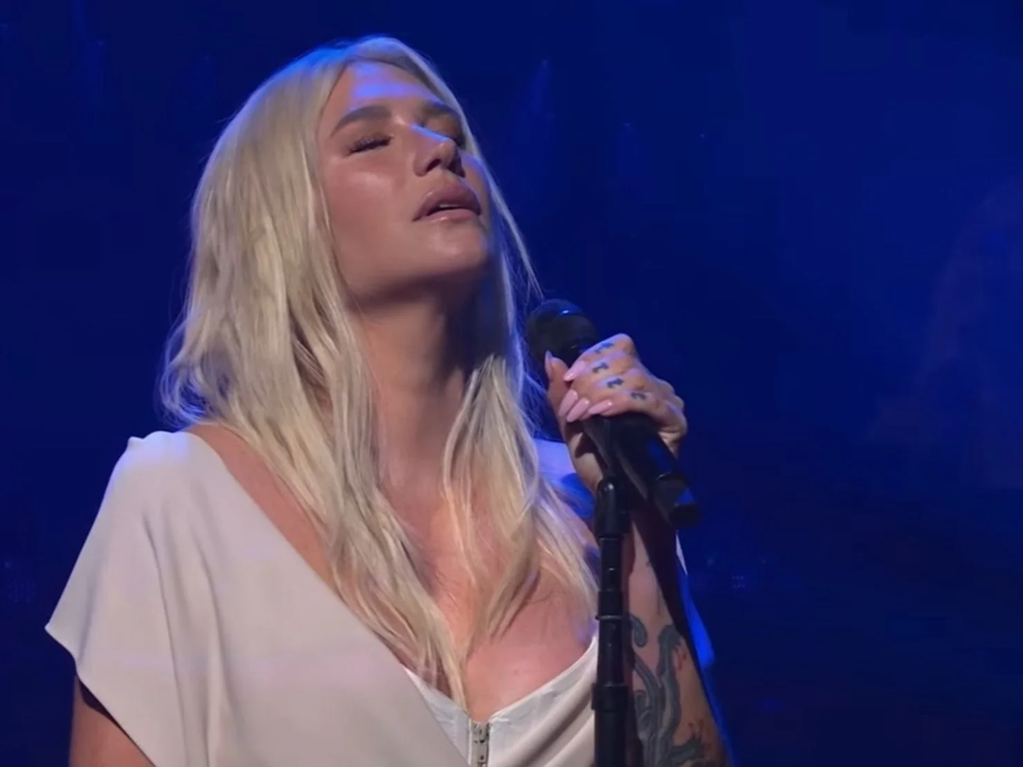 KESHA+3.jpg
