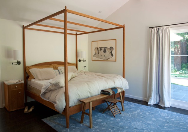 Custom furniture for the Shaker style bedroom were designed by IBID and built locally. Photography: Leslie Williamson
