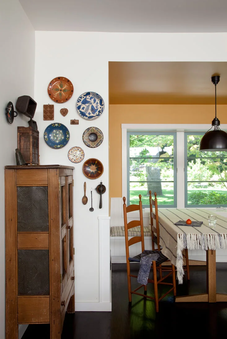 The dining nook: the new favorite spot of the owner's grand children. Photography: Leslie Williamson
