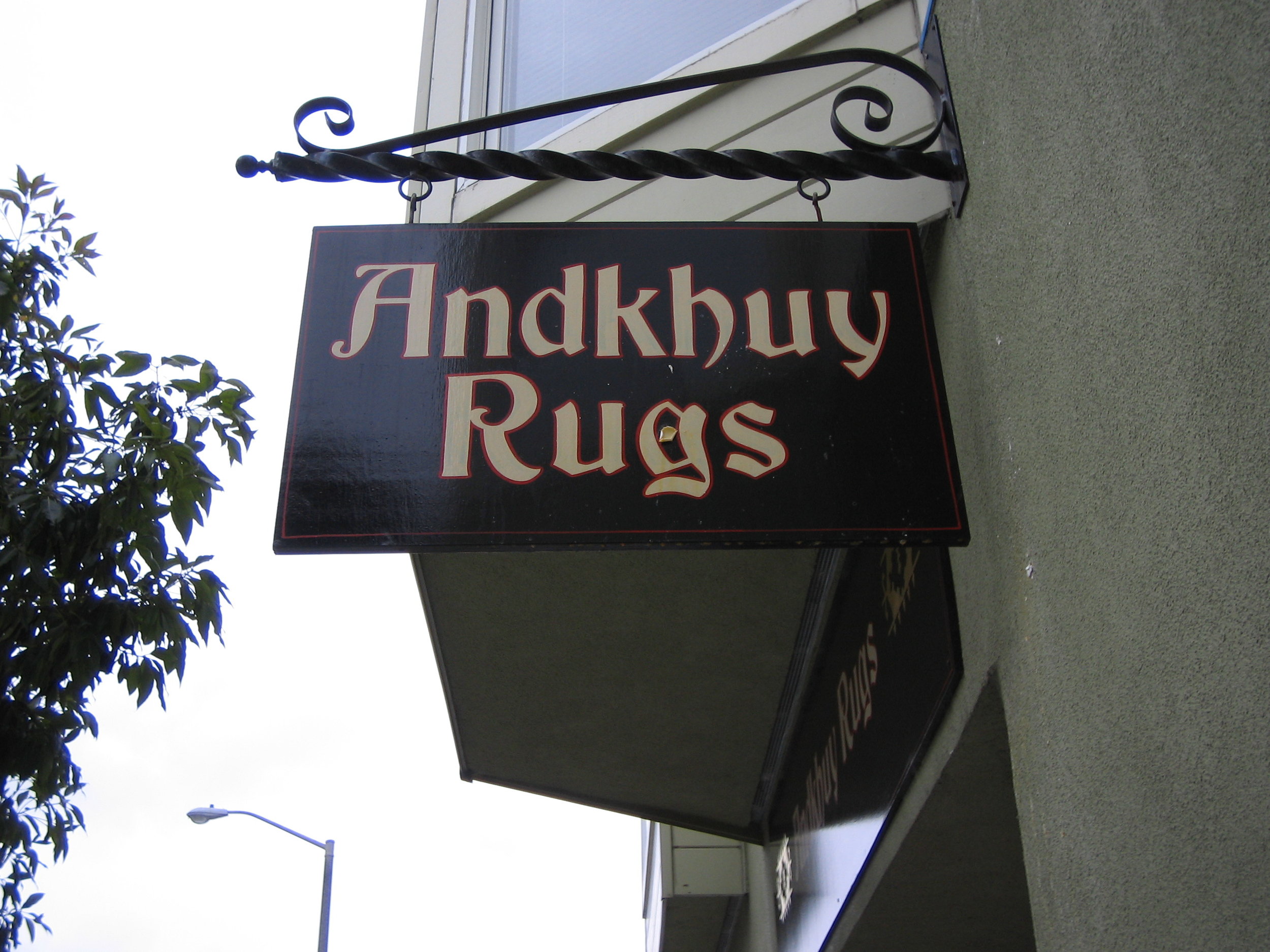 HAND-andkhuy-rugs-projecting-sign_3161104147_o.jpg