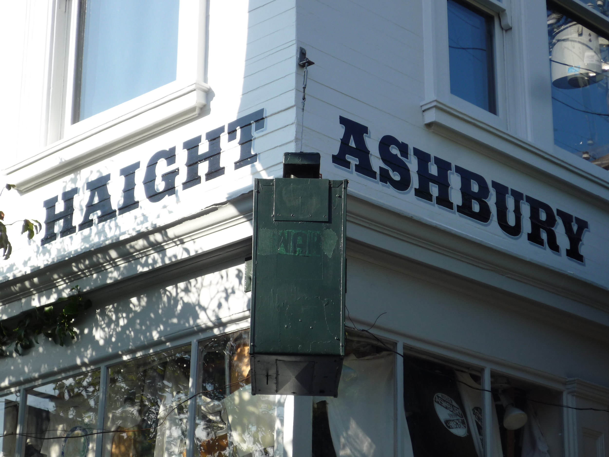 HAND-haight-ashbury-street-corner_4306547359_o.jpg