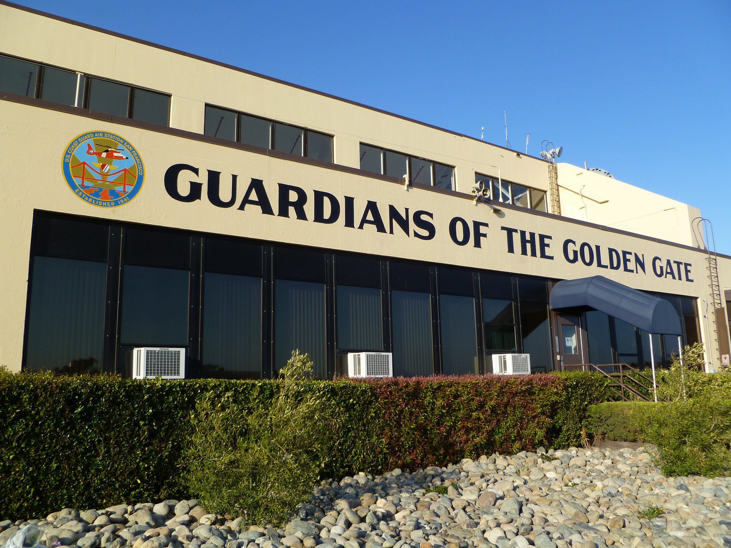 HAND-guardians-of-the-golden-gate_5060767729_o.jpg
