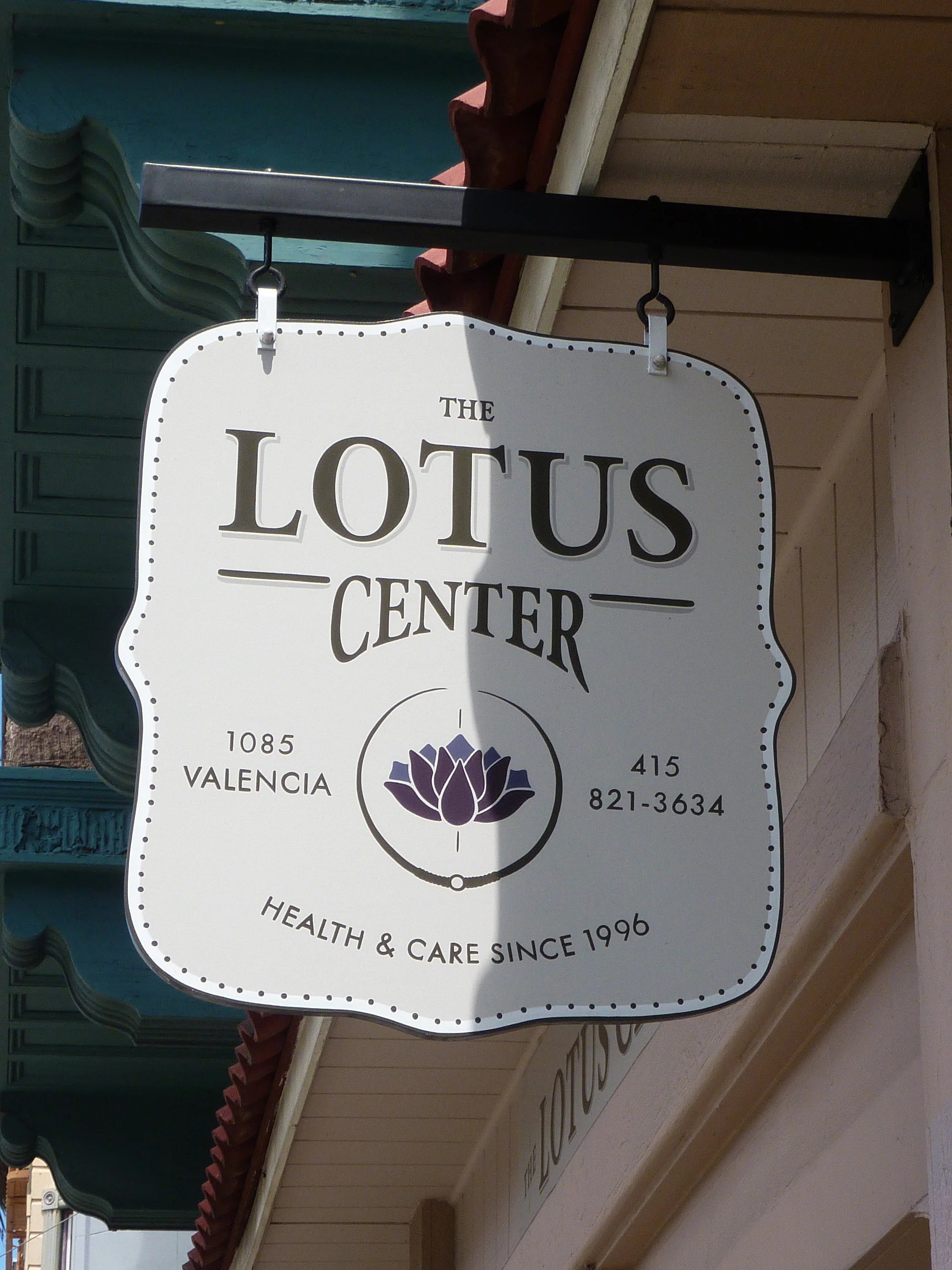 HAND-lotus-center_6057426830_o.jpg