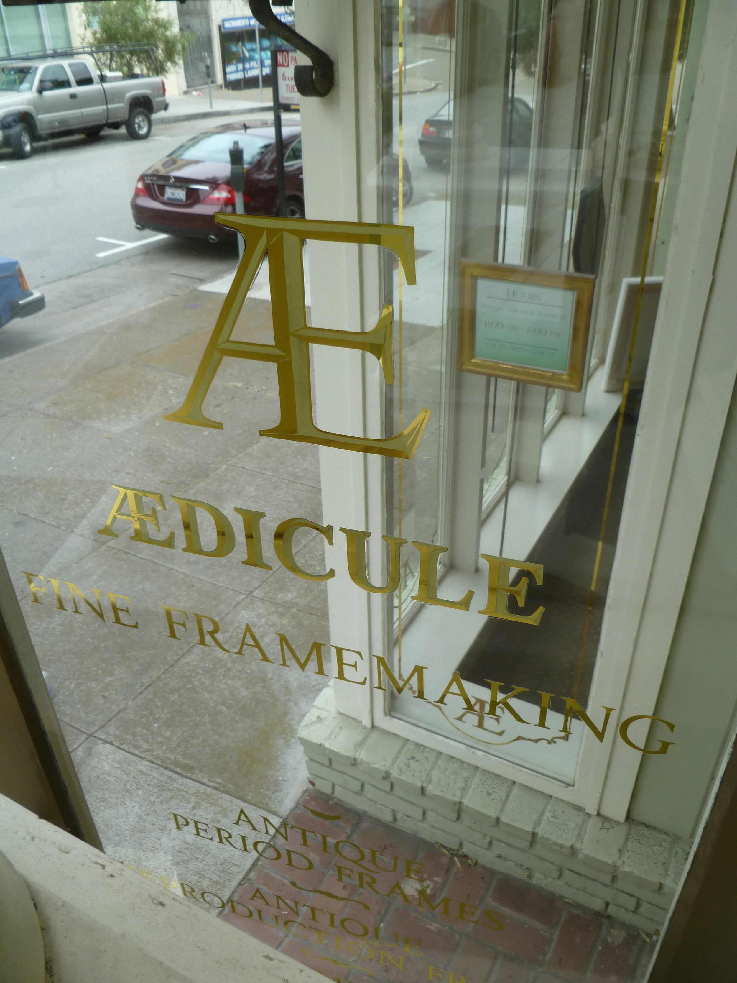GOLD-aedicule-front-door-exterior-view_5006785490_o.jpg