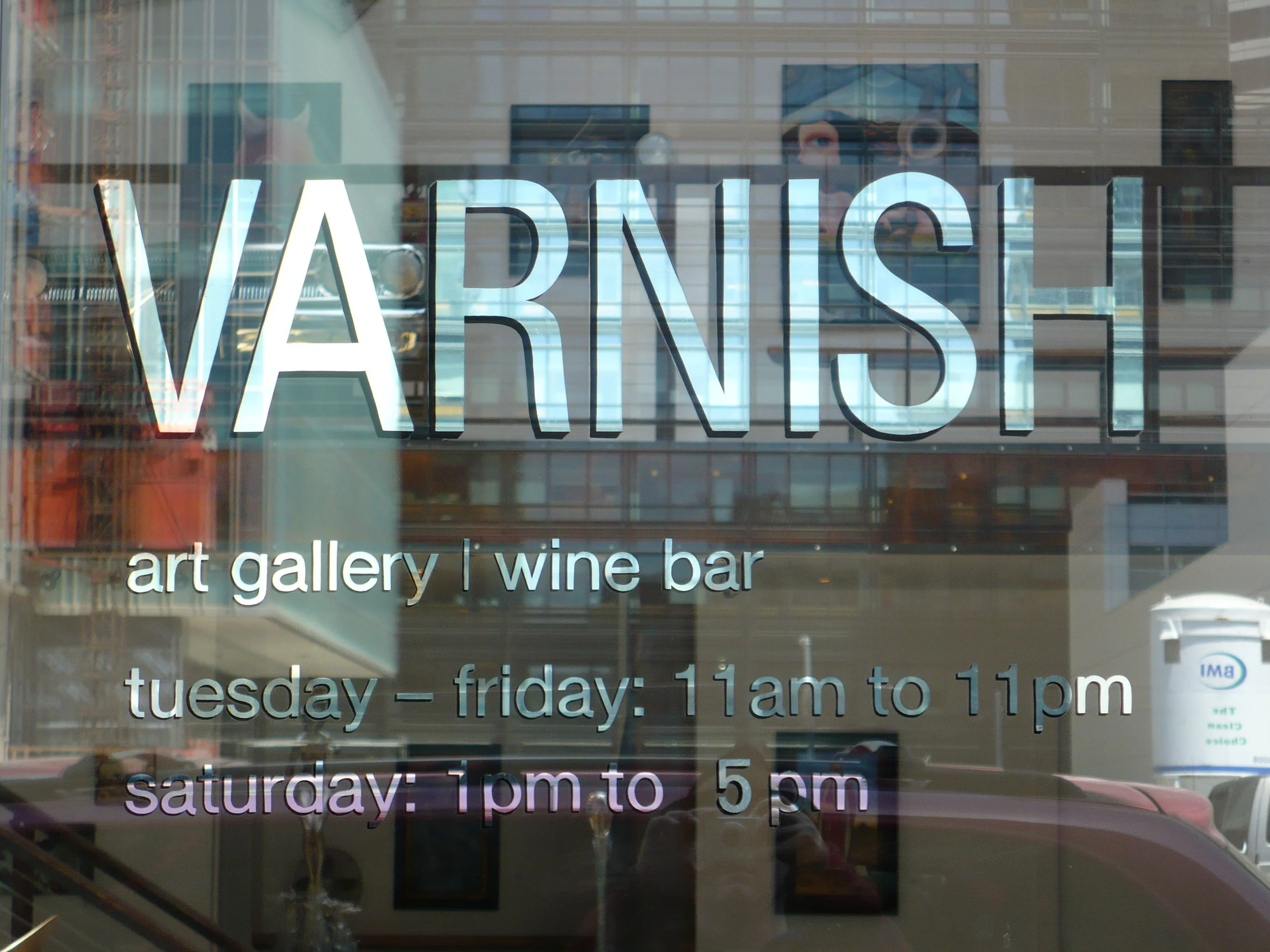 GOLD-varnish-art-gallery--wine-bar_3147697597_o.jpg