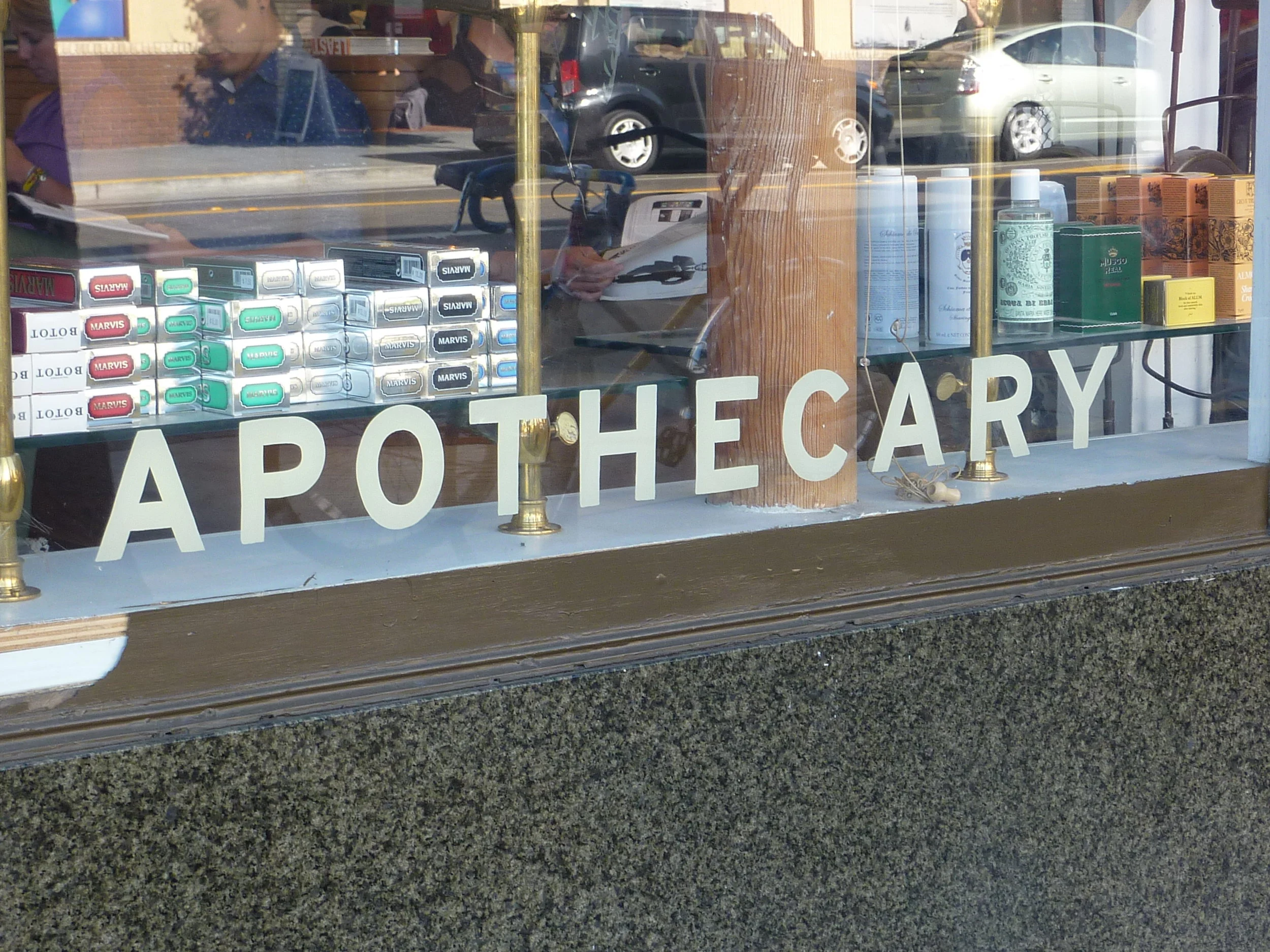 WINDOW-fsc-barber-window_7377024962_o.jpg