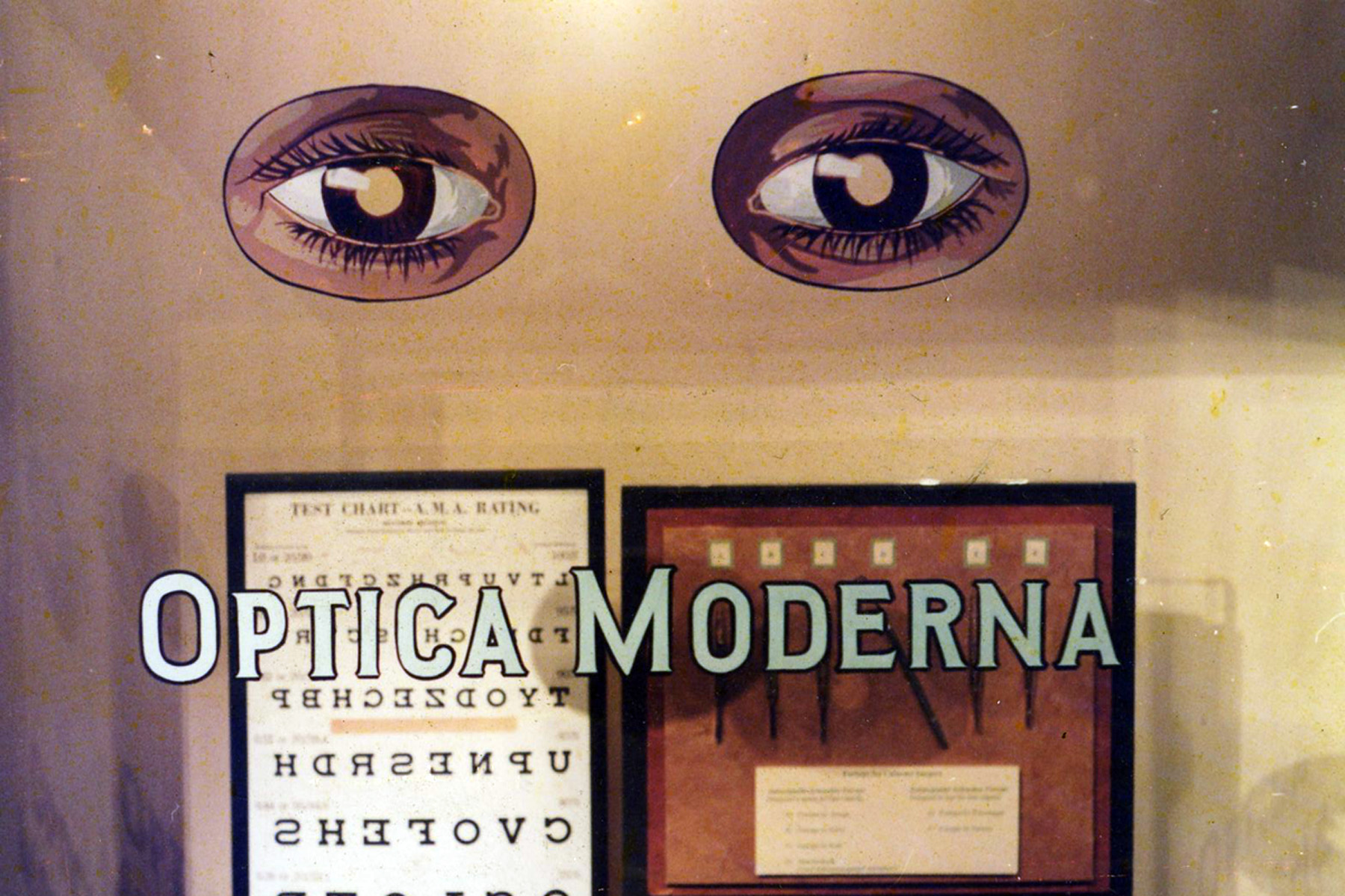 WINDOW-optic-moderna_5958657607_o.jpg