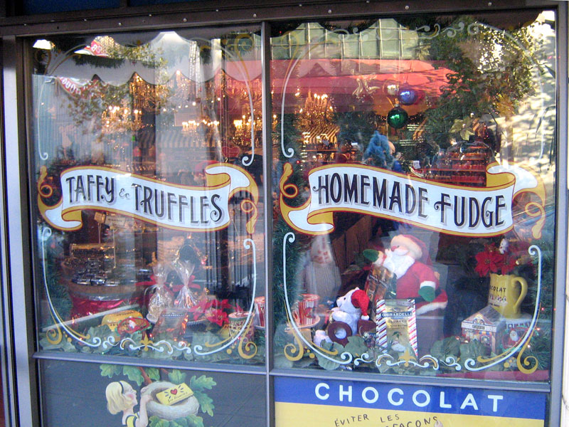 WINDOW-san-francisco-chocolate-store-windows_3161134751_o.jpg