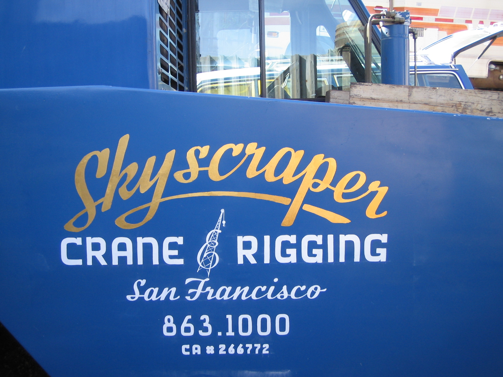 ORIG-skycraper-crane_3161108757_o.jpg