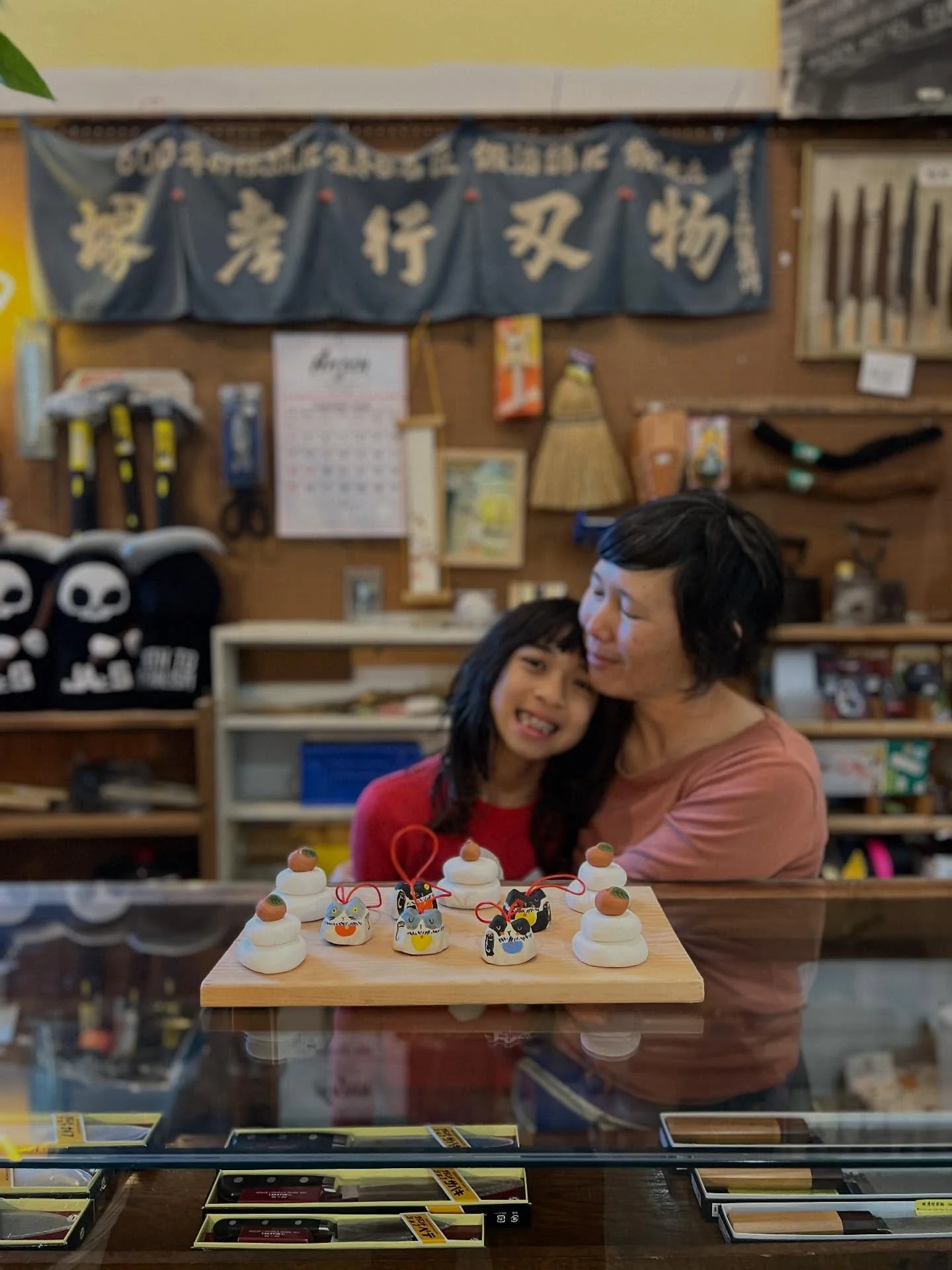 A big thank you to everyone who came and supported me this year.  Grateful for community!  It was a joy to share space with you.  Looking forward to a gentler year that we build together. 

Photo credit: @philip.hirose 
Settings:  @anzen_hardware @so