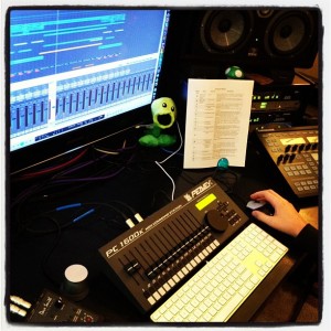 Peavey PC 1600X Midi  Home recording studio setup, Studio desk, Home studio  music