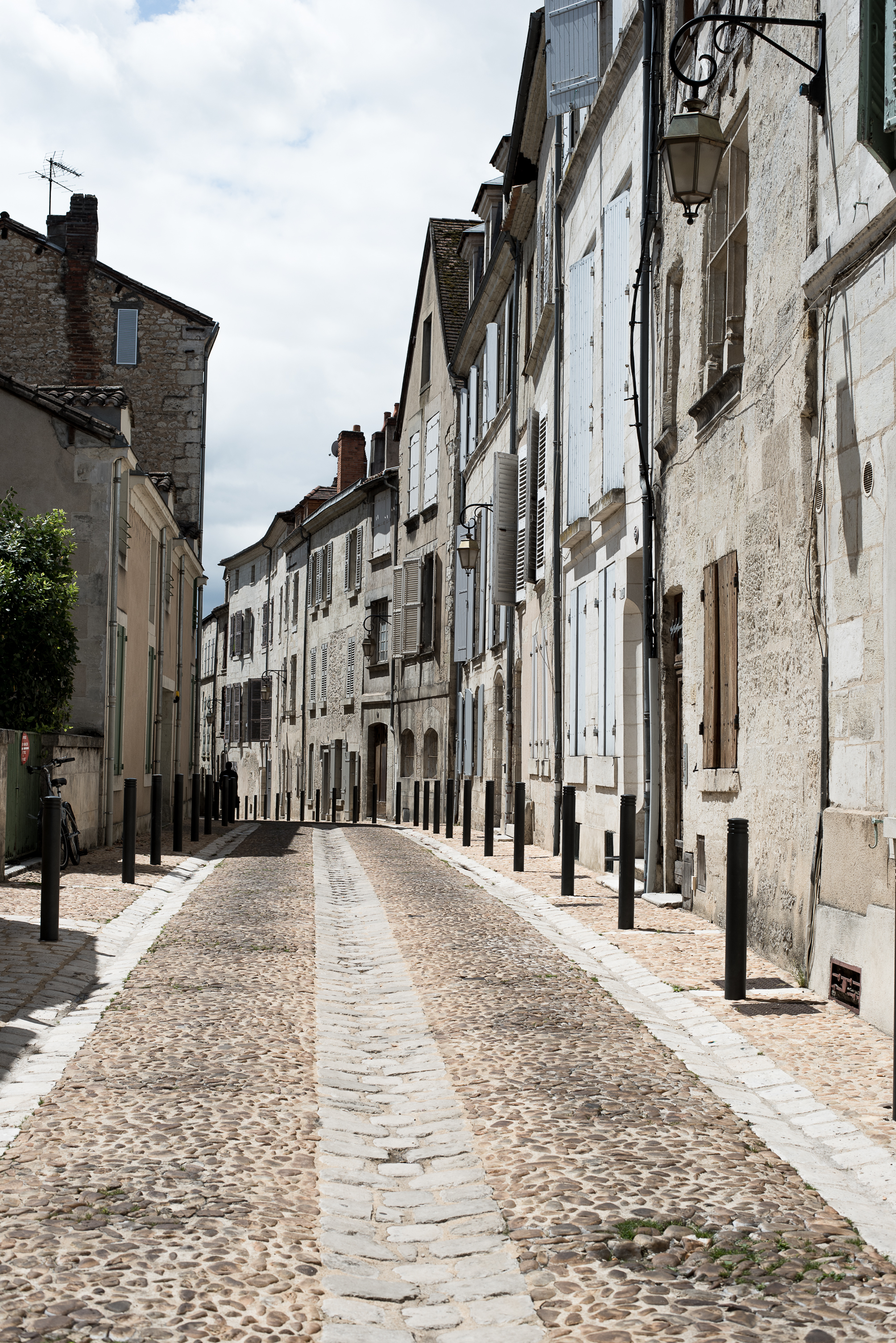 After the styling portion of our workshop we spent our final days visiting the surrounding towns of the Chateau. We shopped the open-air market in Perigeux and walked the hills of Saint-Émilion - both of which are UNESCO world heritage sites. 