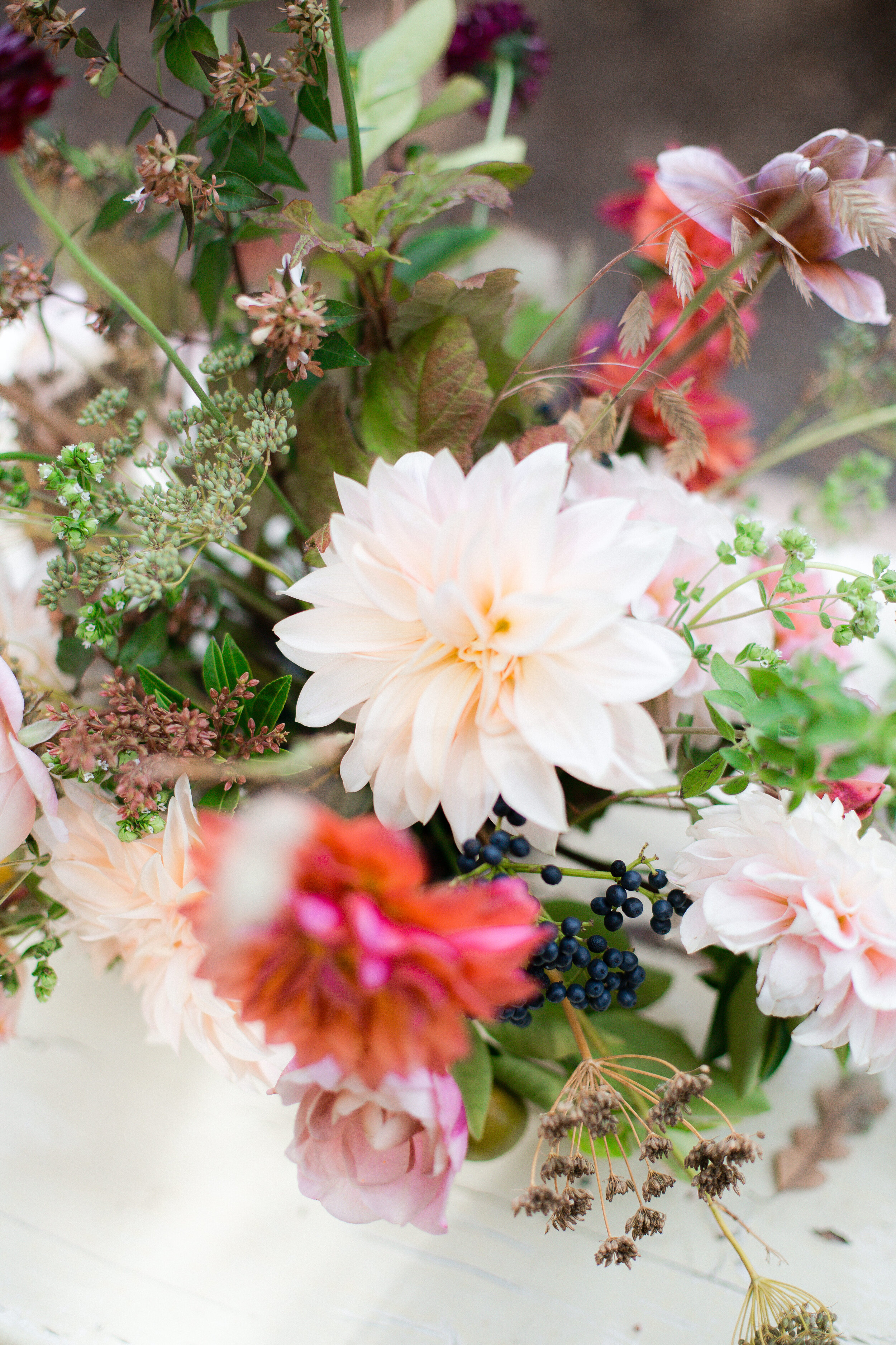 Looking for beautiful fall tablescape ideas? You’ve come to the right place. Take a peek into our afternoon Harvest Party with McEvoy Ranch.