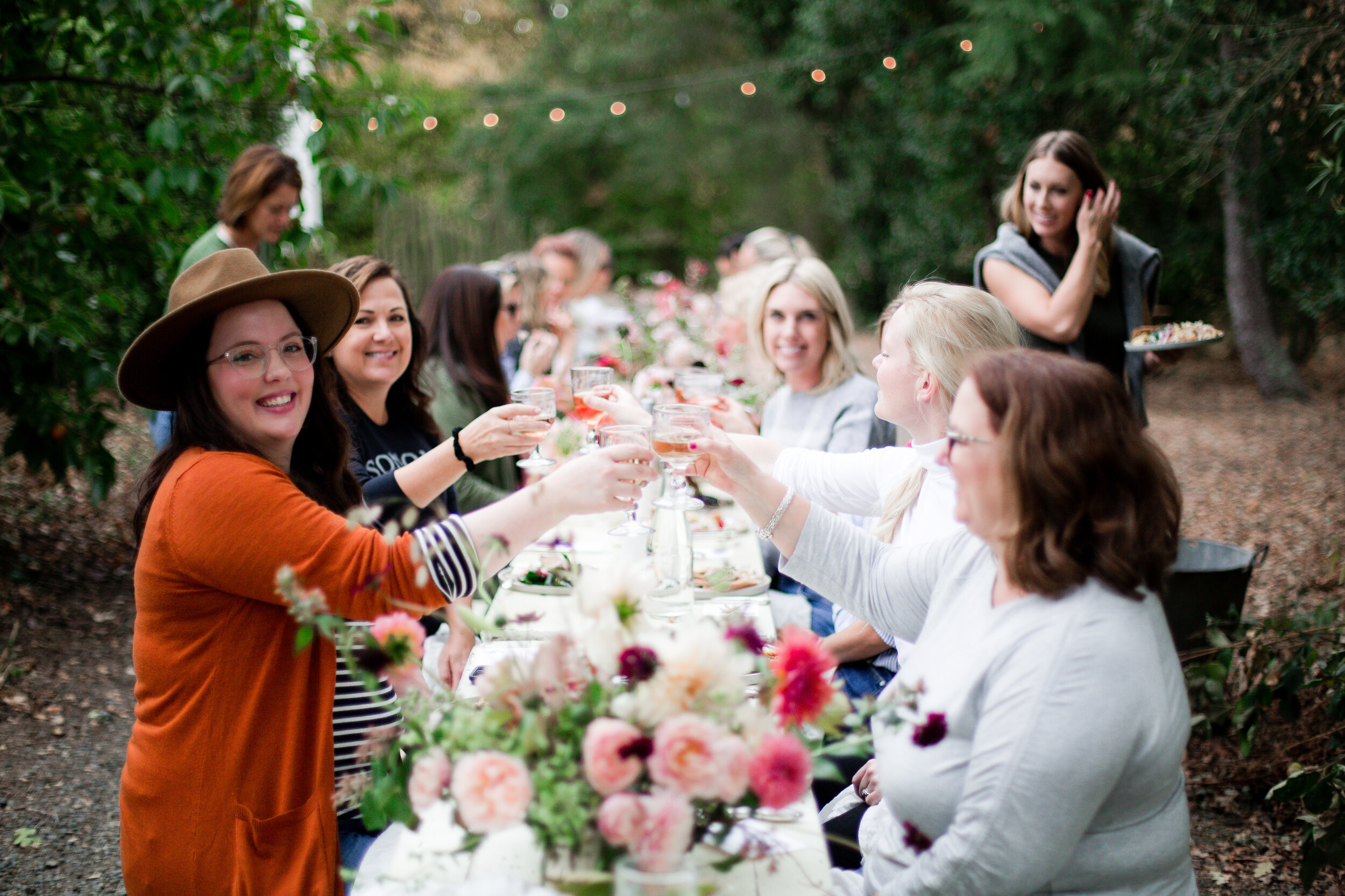 Looking for beautiful fall tablescape ideas? You’ve come to the right place. Take a peek into our afternoon Harvest Party with McEvoy Ranch.