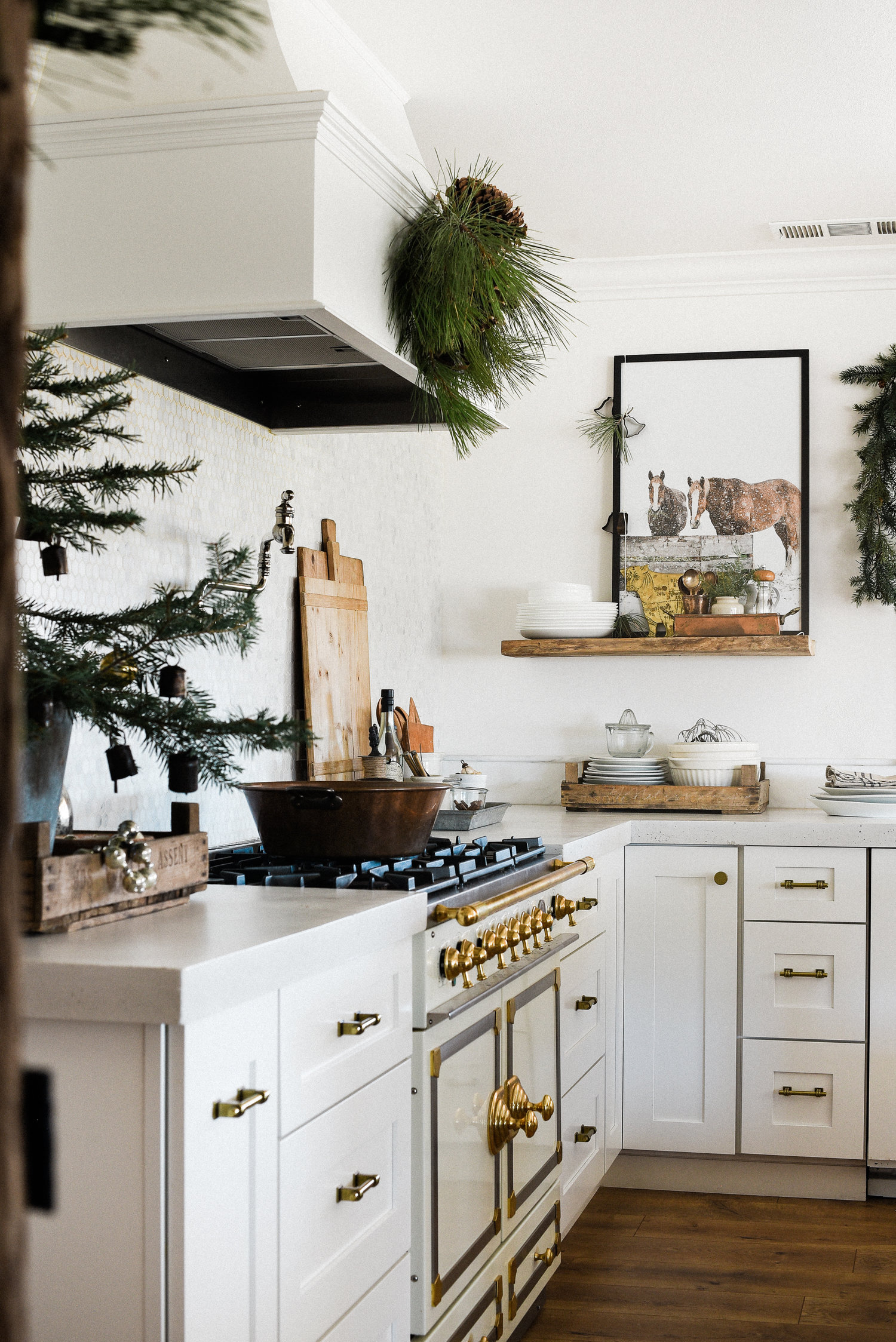 Festive Christmas Kitchen Decor Ideas - Festive Decorating Tips