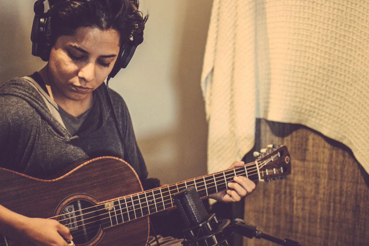 This is the 200th Instrument that has been built under the Oceana Ukulele label and it is a wonderfully voiced Parlor Guitar!