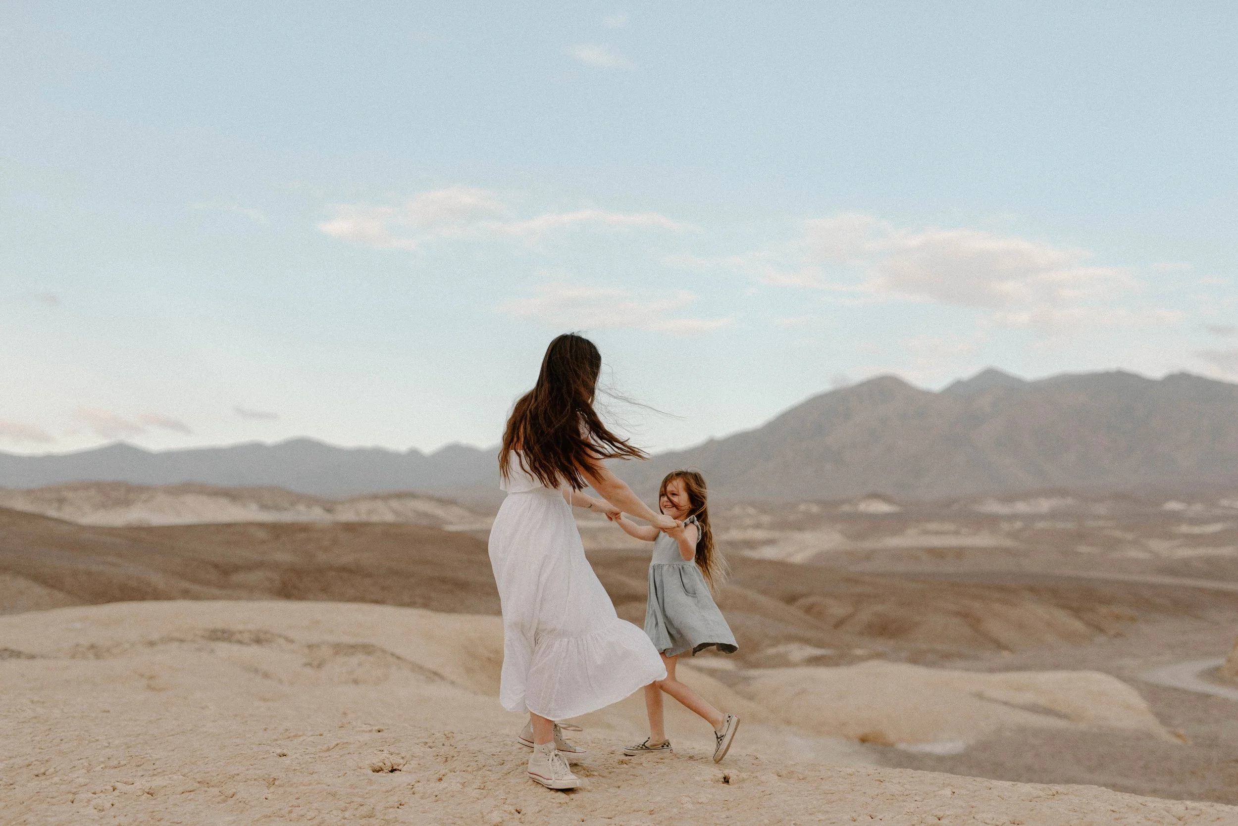DeathValleyFamilySessionByNoelleJohnson-112.jpg