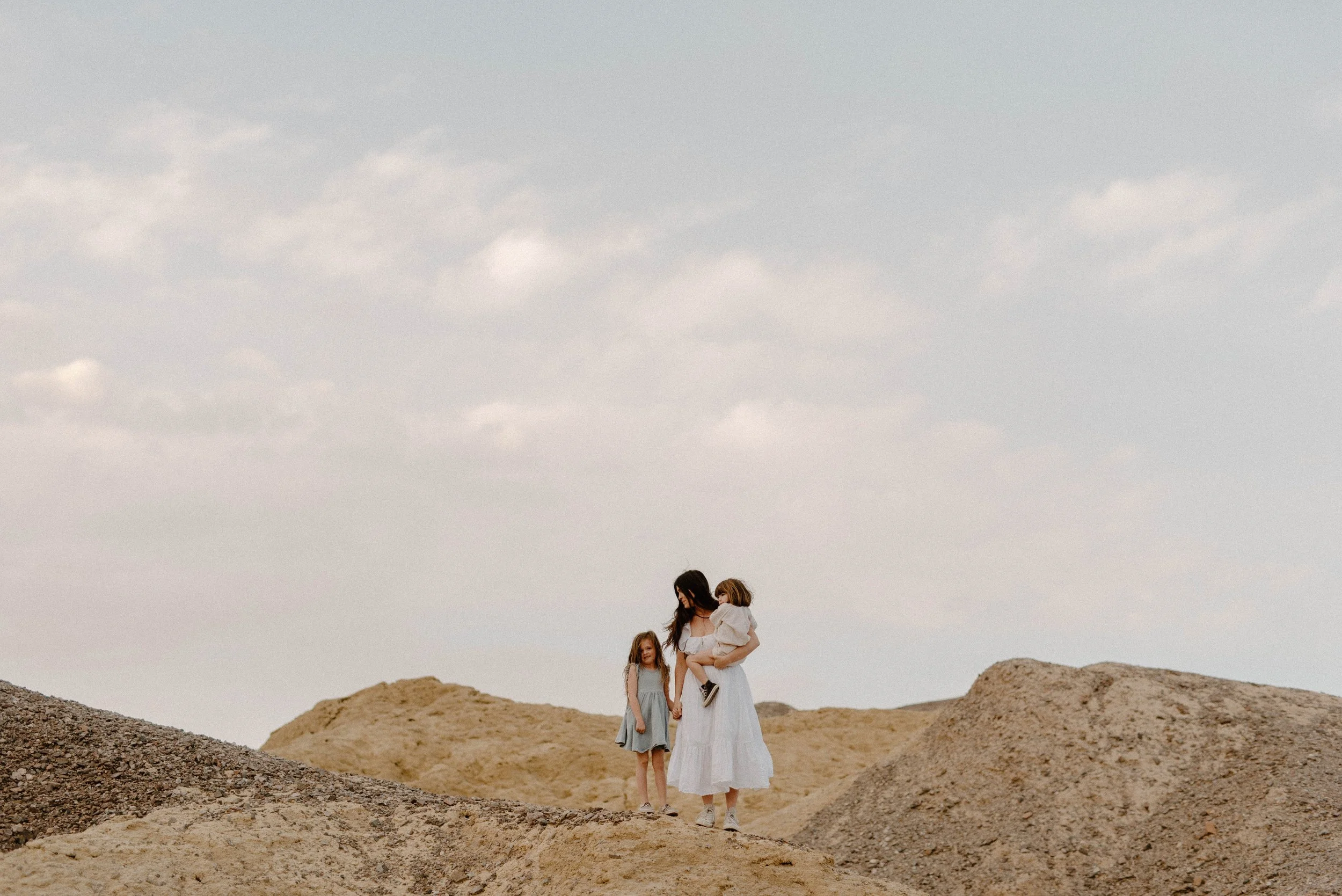 DeathValleyFamilySessionByNoelleJohnson-61.jpg