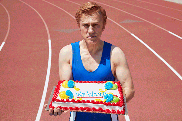 QSES6732H_Track&Field_DroppingCake_GIF_TWT.GIF