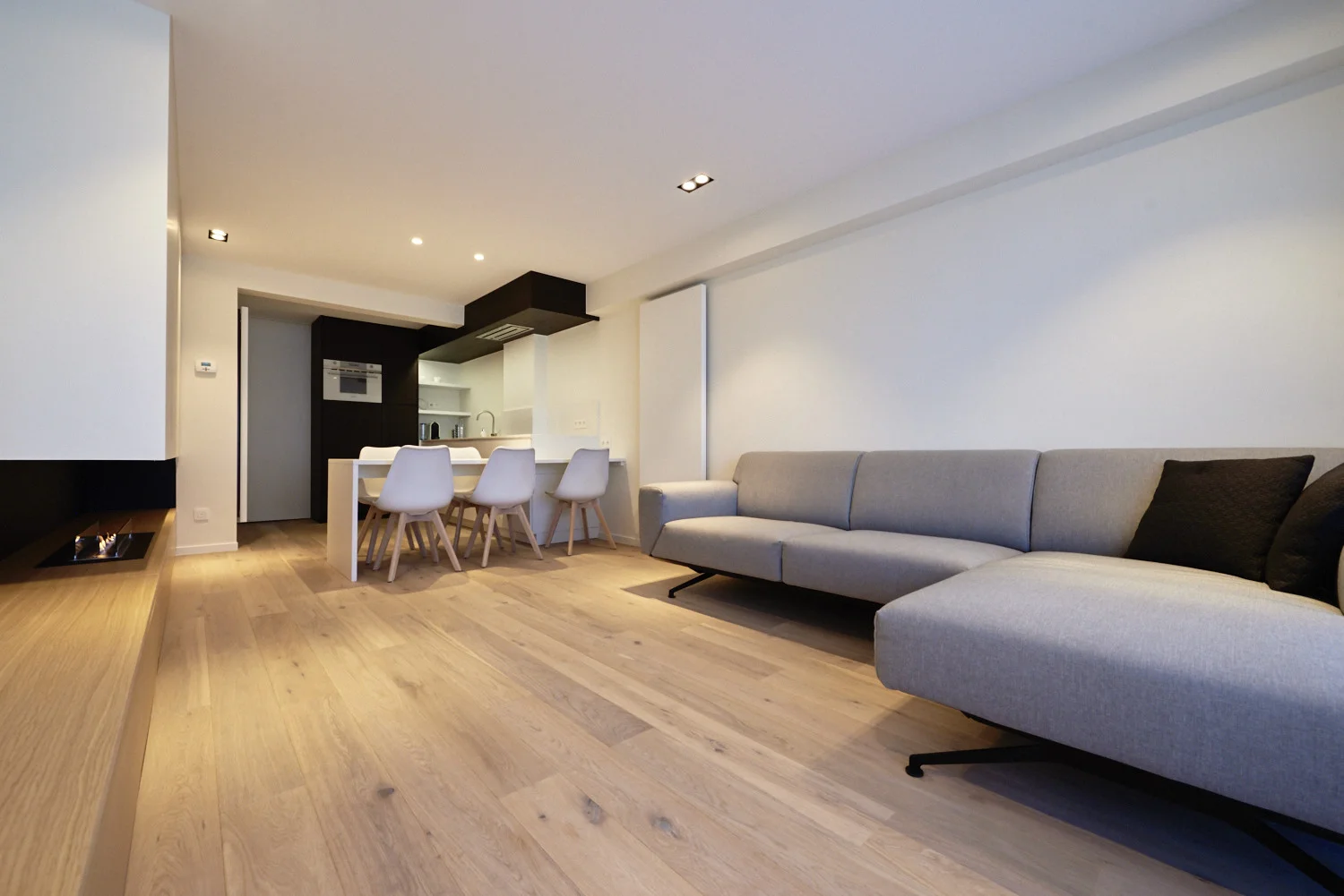 Voor Brecht Verfaillie Interieur fotografeerden we dit gerenoveerd appartement...