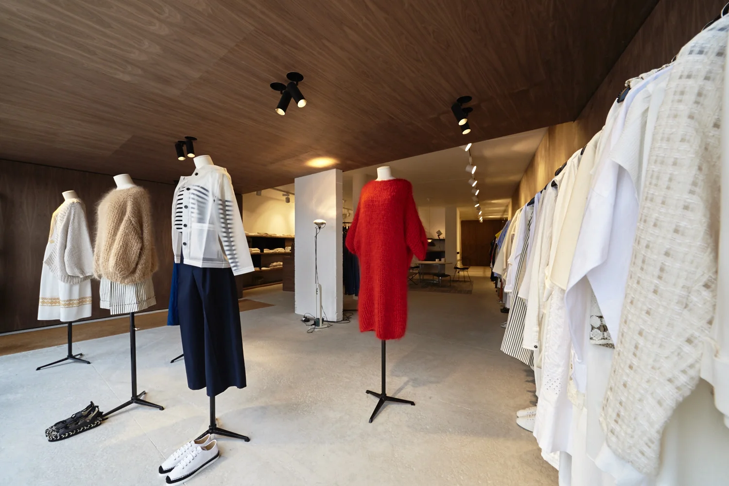 Winkelinrichting James te Nieuwpoort door Ferlin-Interieur