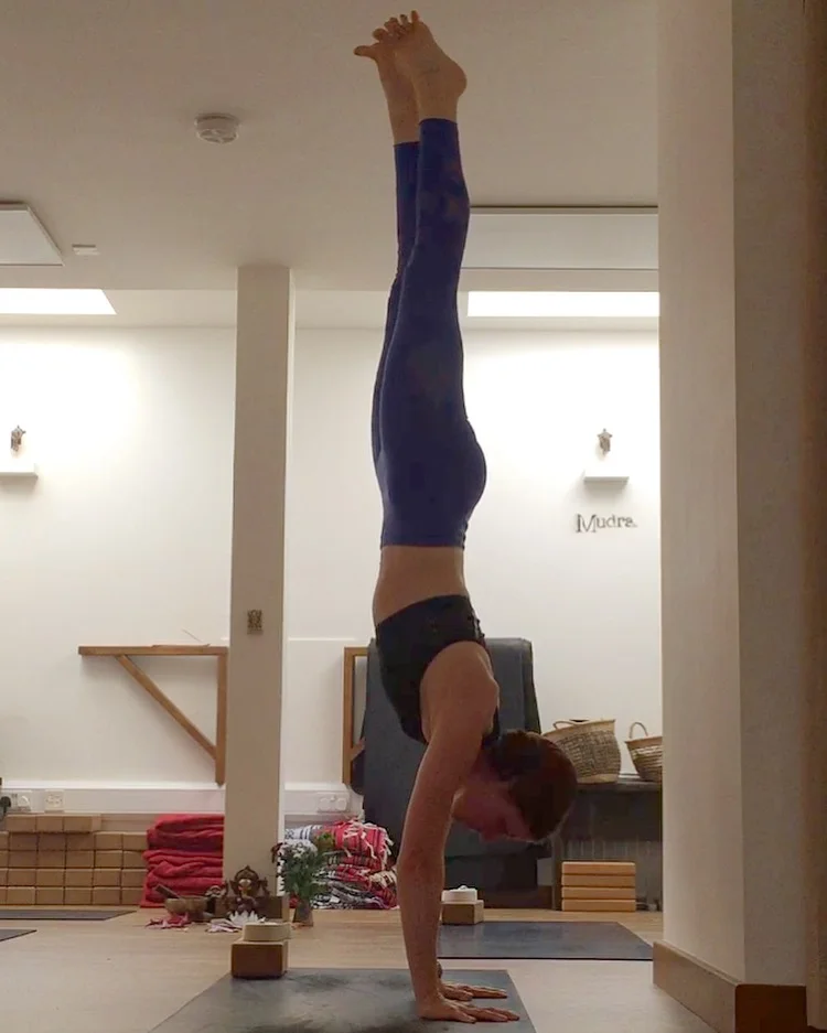 shoulder mobility and the shape of your handstand