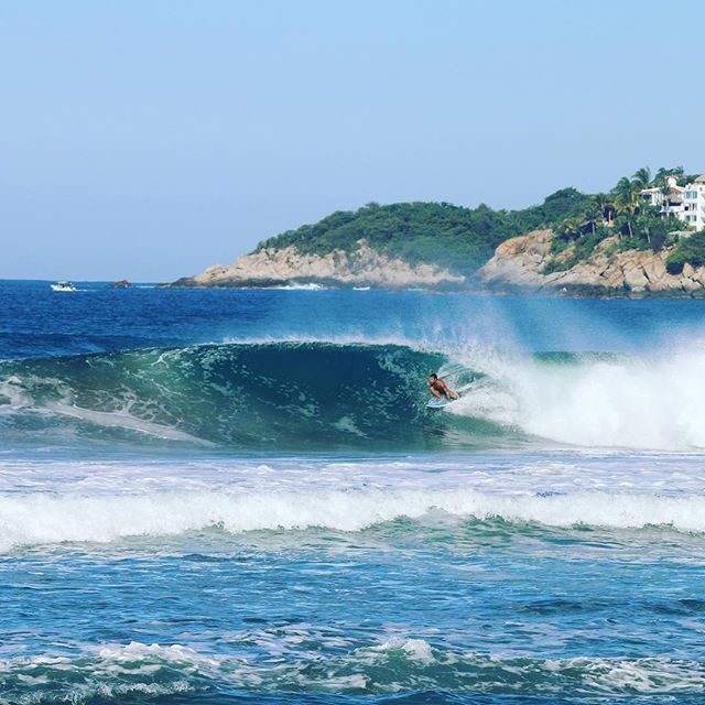 10/15/16  @ Zicatela #zicatela #puertoescondido #oaxaca #olas #waves #surf #surfing #oaxacanotes