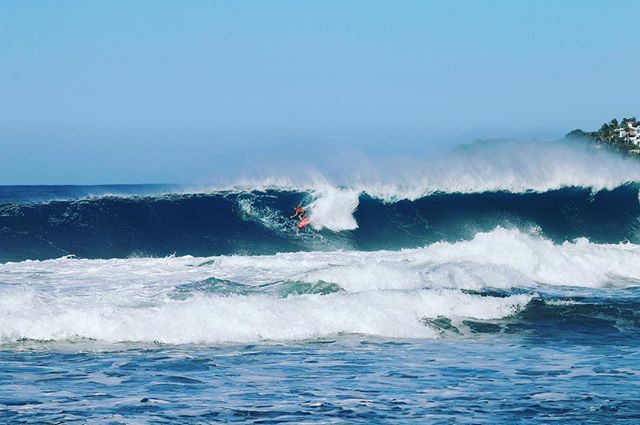 10/15/16 at Zicatela #zicatela #surf #surfing #olas #puertoescondido #oaxaca #oaxacanotes