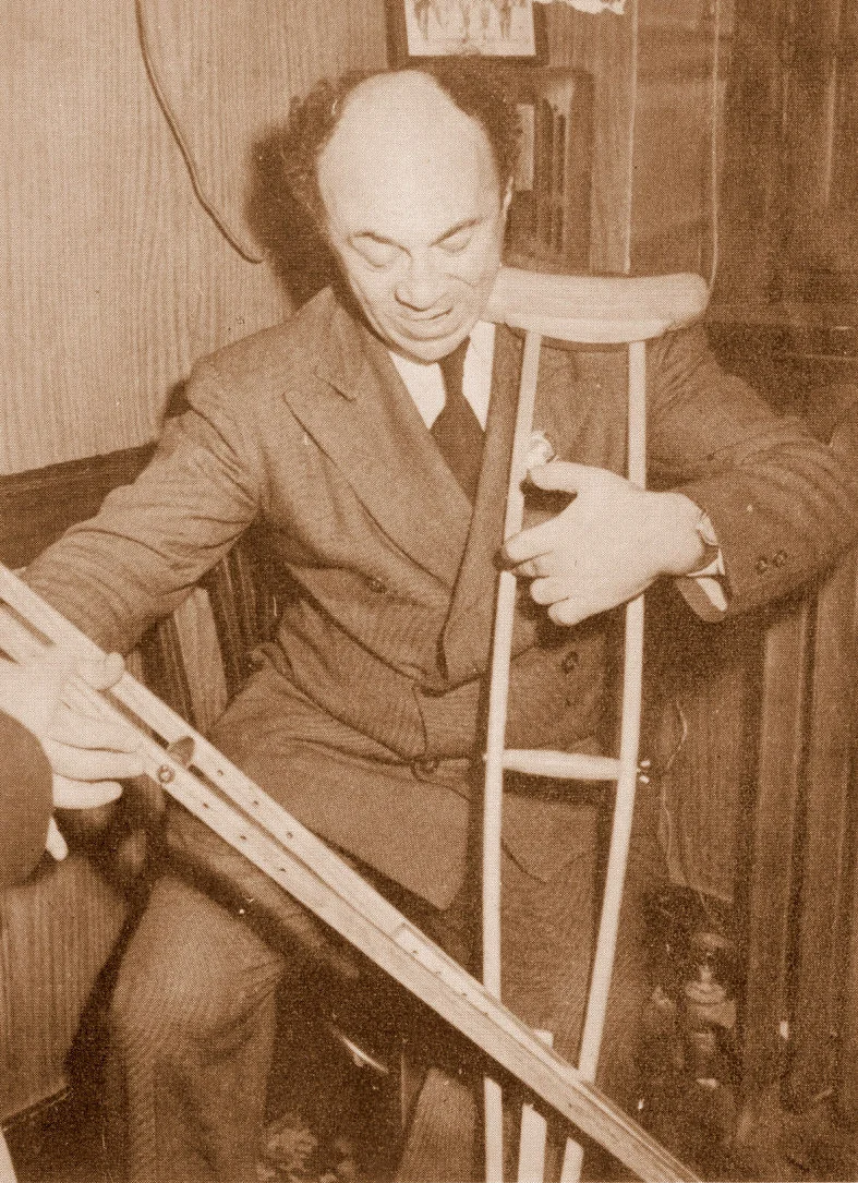 mikhoels-crutches-2.jpg
