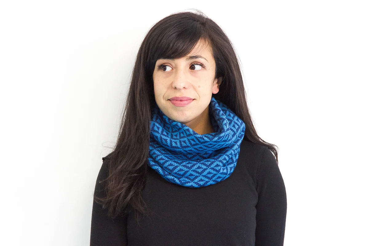 makwa_studio_maggie_thompson_blue_cowl_knitwear_sasha_48.jpg