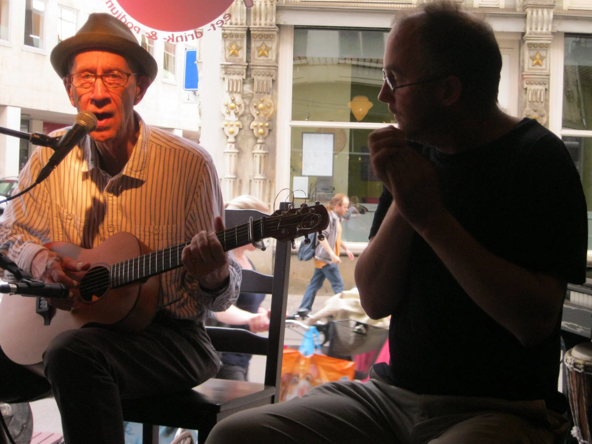 With De Peet on harmonica in Antwerp, Belgium.