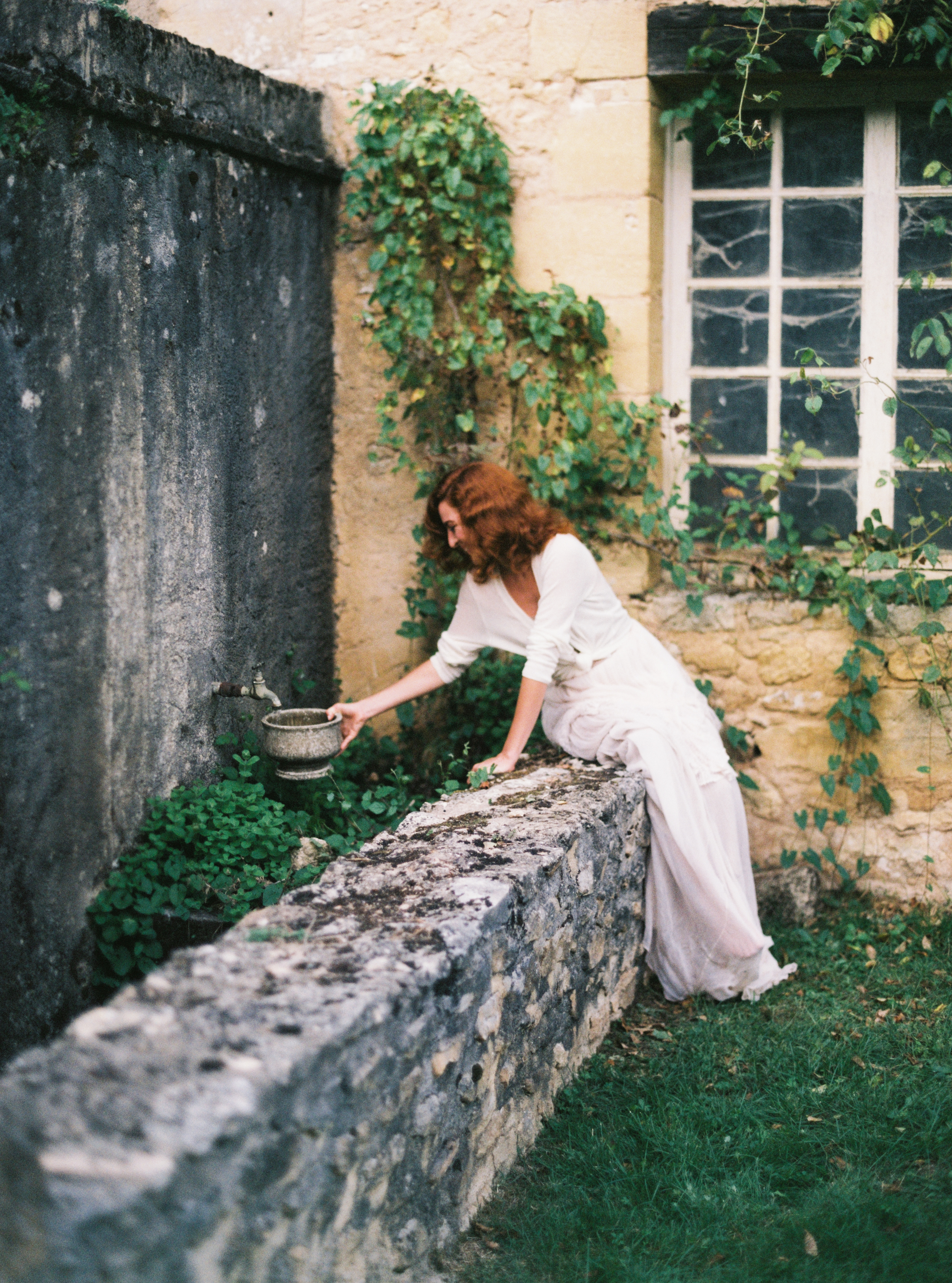 Photo by Tamara Gigola. European Workshop by Ginny Au. Inspirational bridal shoot. Dress by Gossamer Vintage. France. Dordogne. 