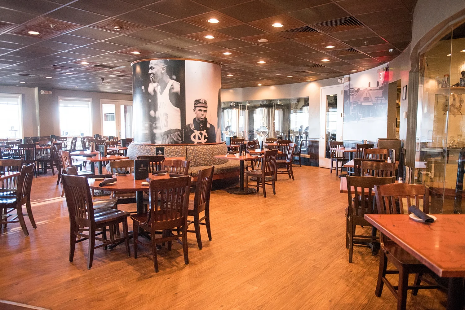 top-of-the-hill_dining-room.jpg