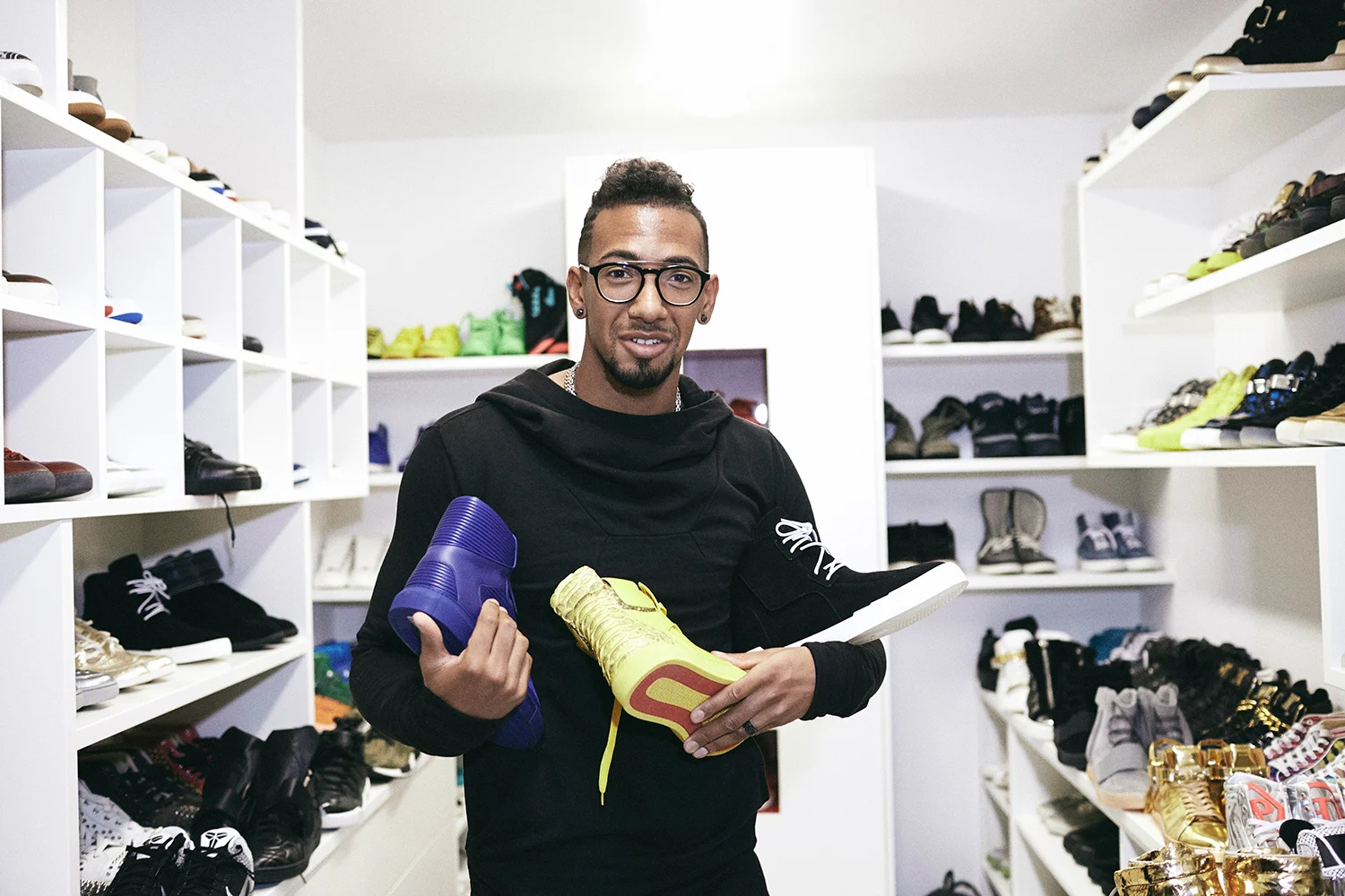 Porträt von Jerome Boateng, Profi des FC Bayern in seinem Haus in Grünwald