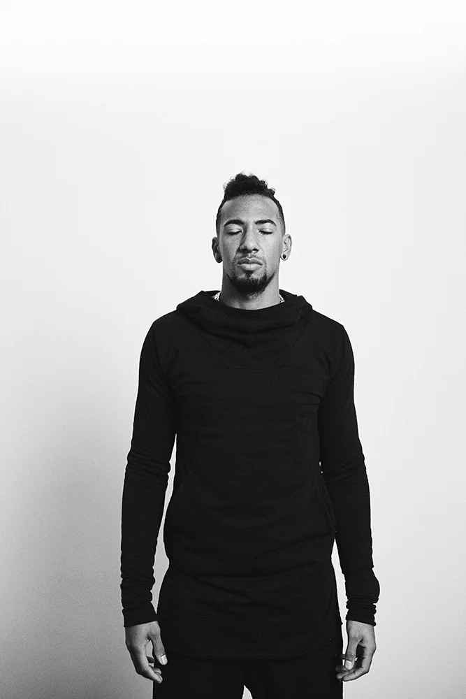 Porträt von Jerome Boateng, Profi des FC Bayern in seinem Haus in Grünwald