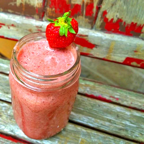 Heart Beet Strawberry Smoothie.jpg