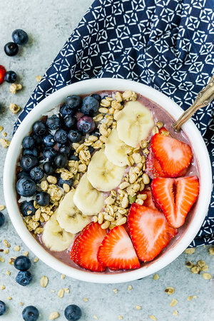 15 Protein-Power Breakfast Smoothie Bowls — Just Beet It