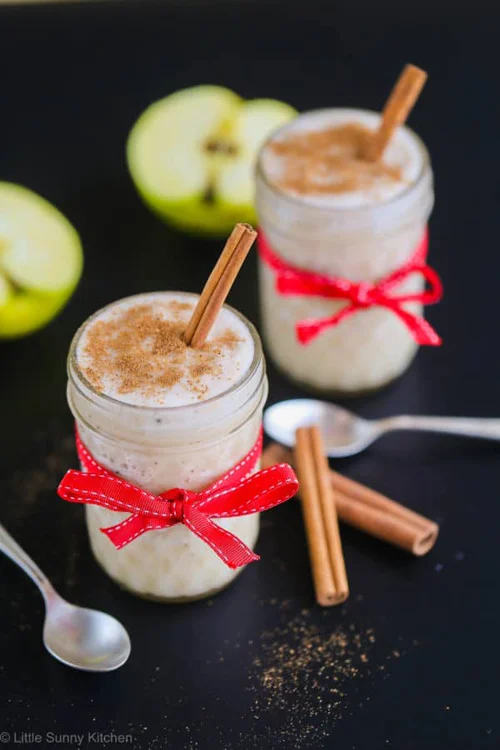 Apple Pie Smoothie by Little Sunny Kitchen Boost your children's fiber intake with a smoothie that tastes like apple pie! No tears with this tasty smoothie!