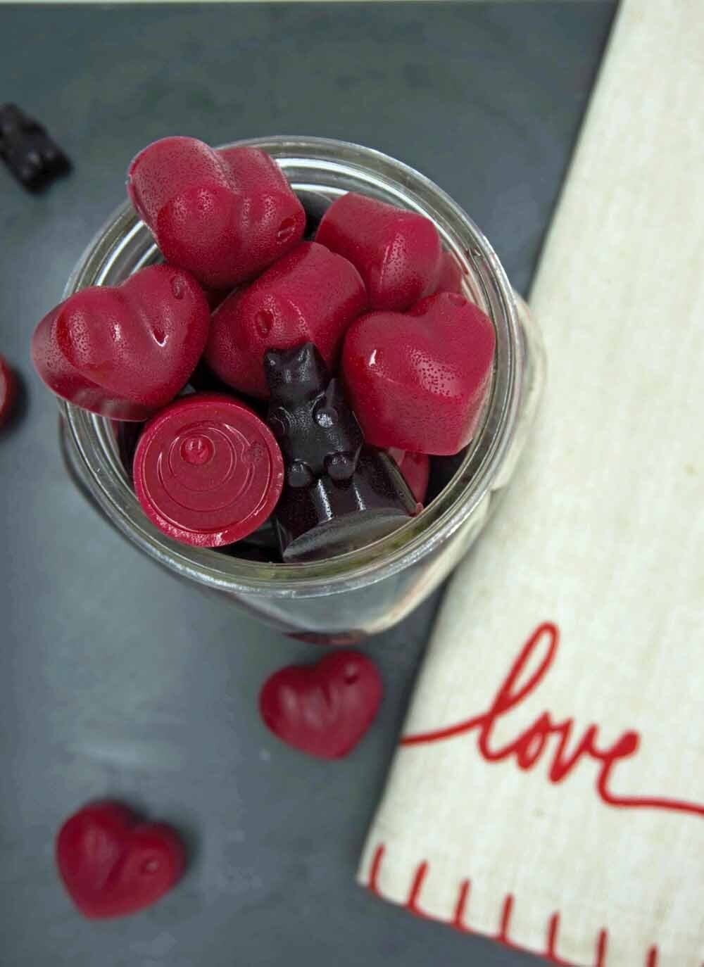 Healthy, Homemade Blueberry-Beet Gummy Recipe - Kids Eat in Color