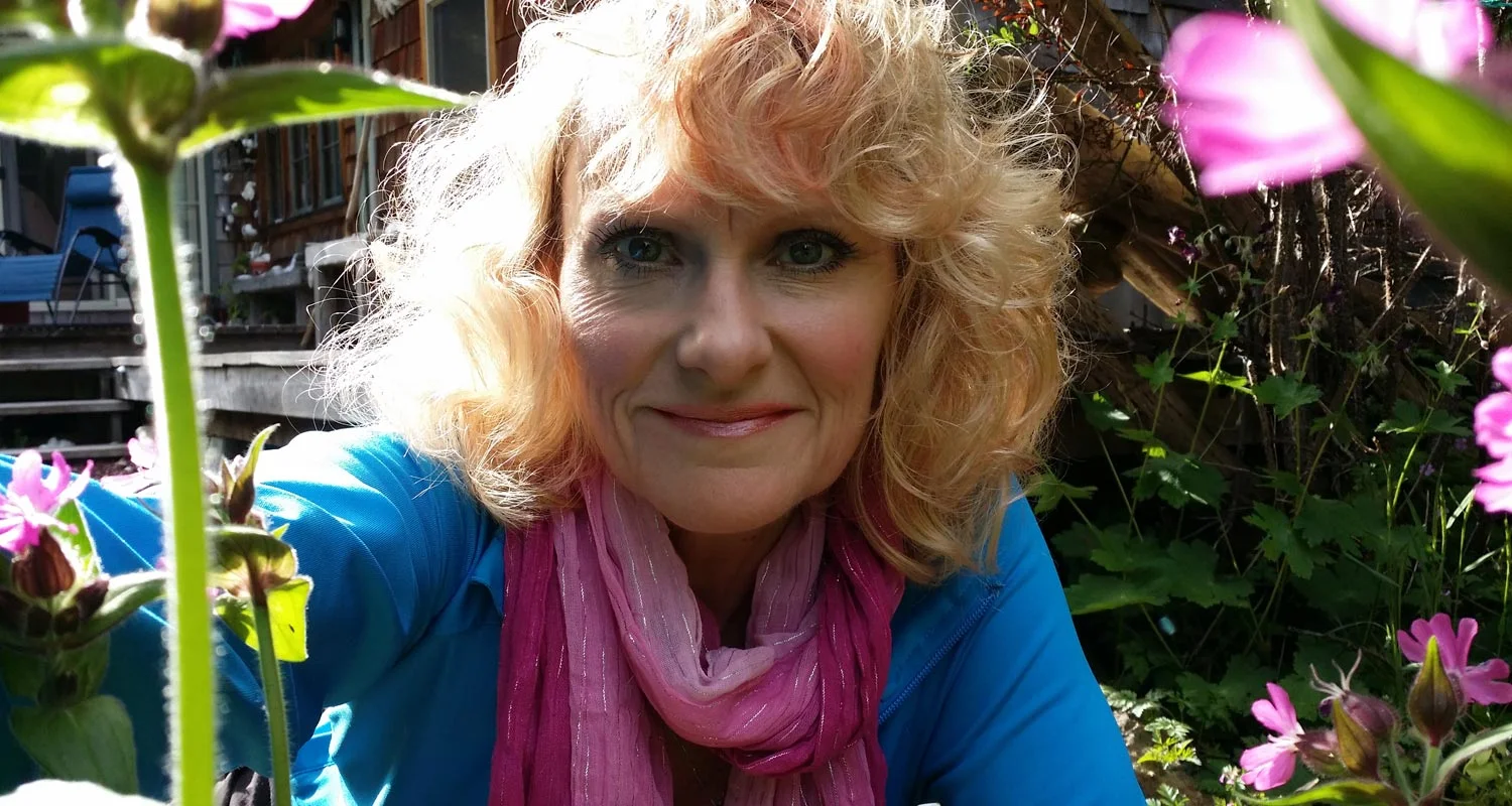 BIO-LorraineMcAteer-BestLifeCounselling.jpg