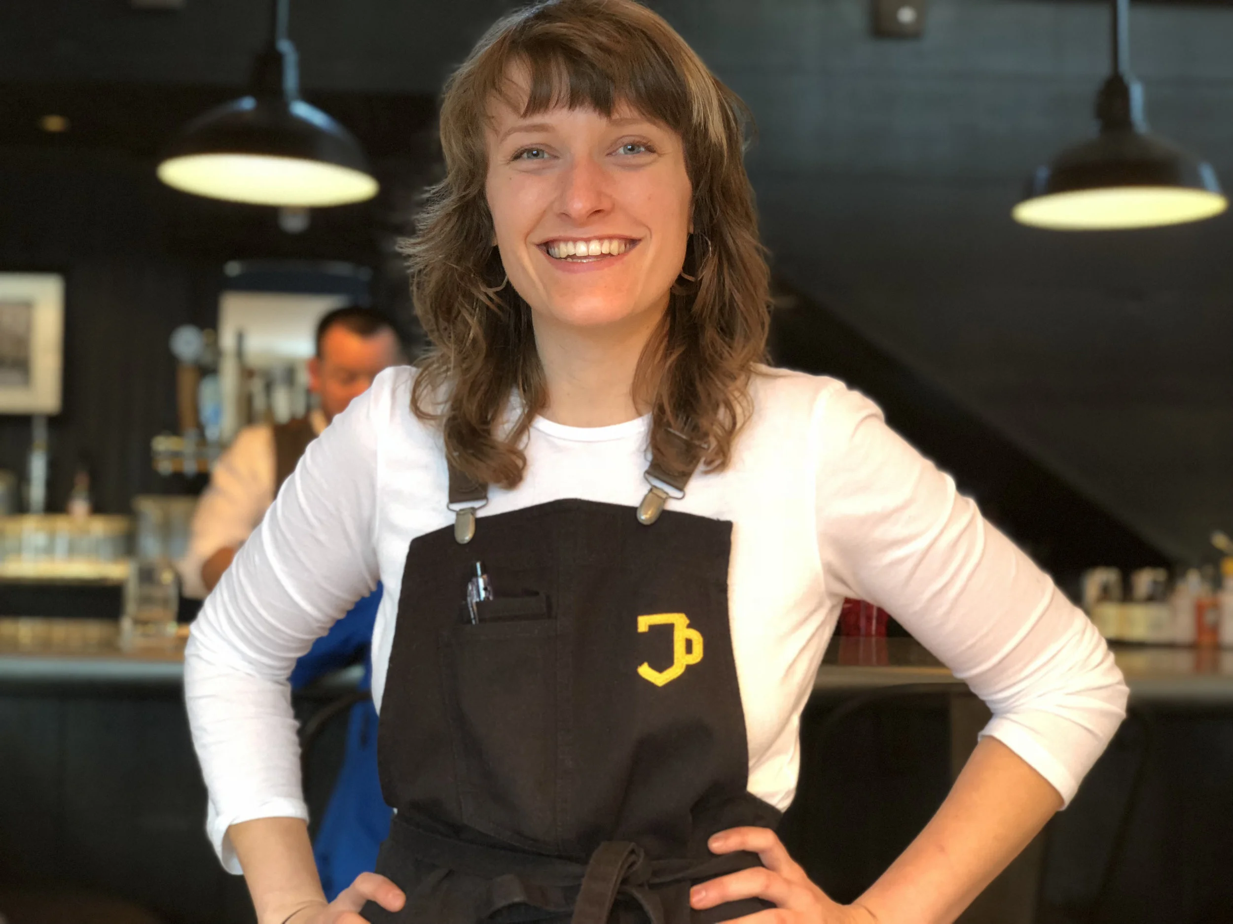 2018-03-17 18.08.34-waitress-apron-retouched.jpg