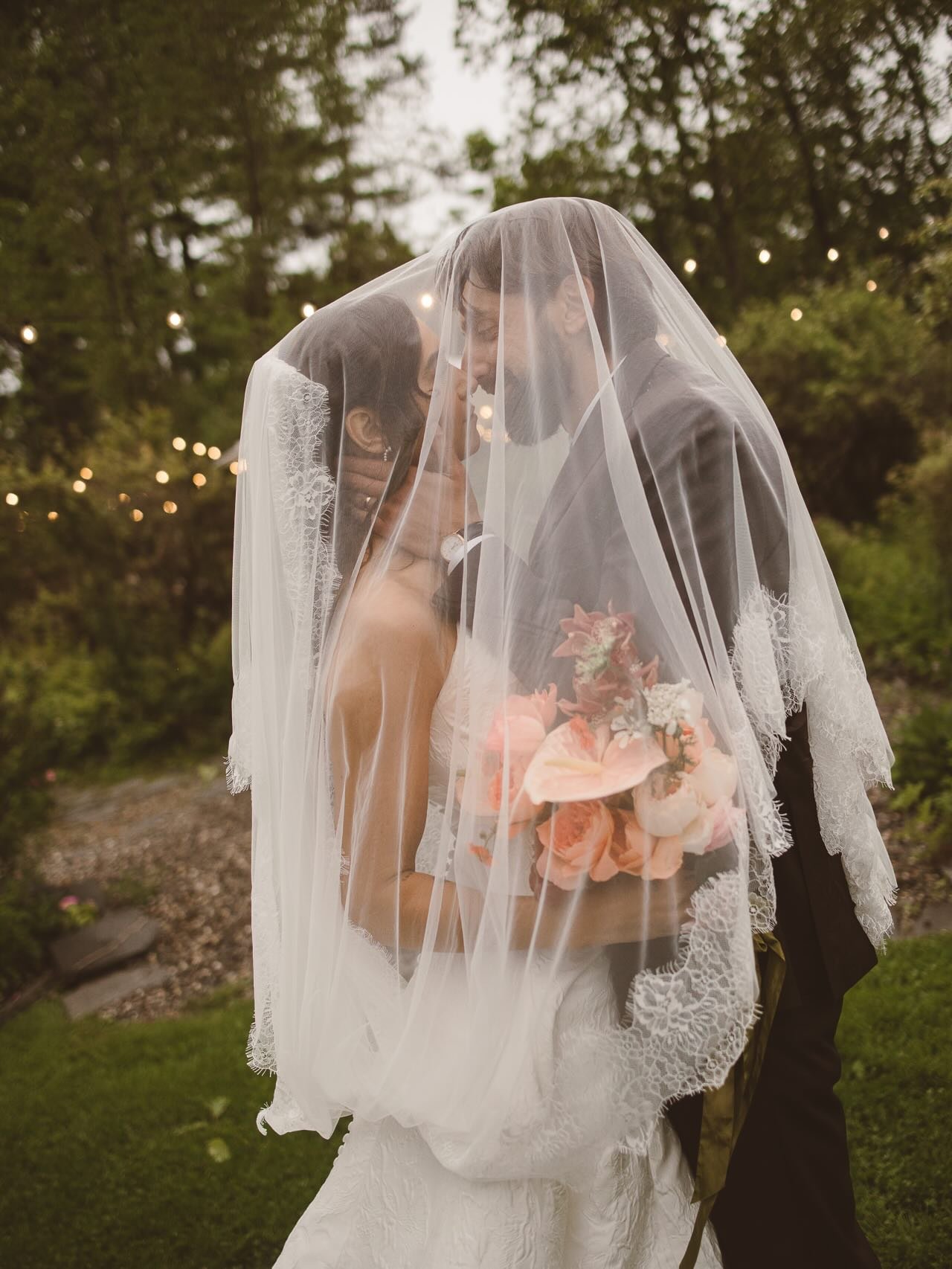 Madison + Peter
📸@nicolenerostudio ⛲️@mndfarm