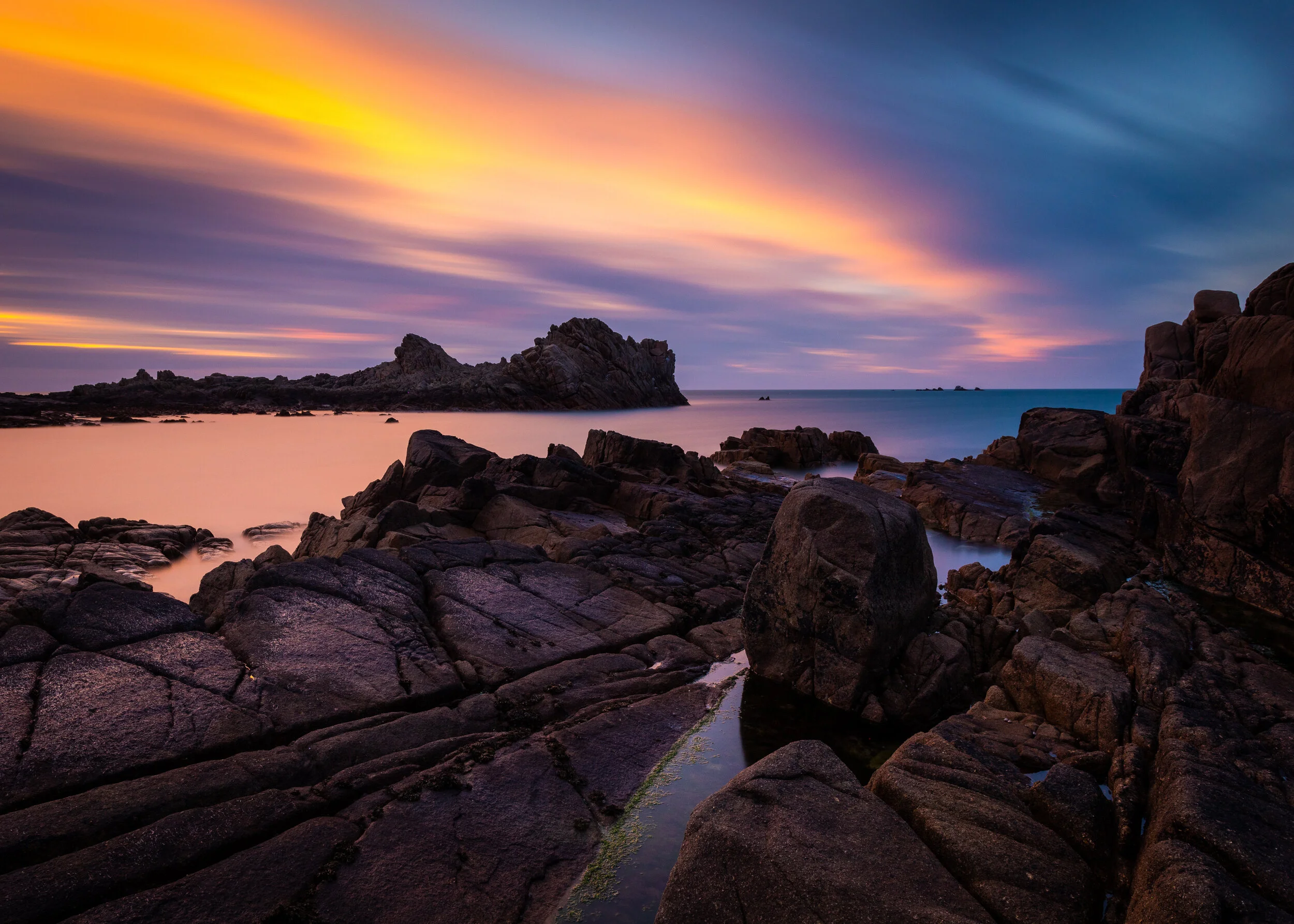Canon EOS 5D Mark IV - EF17-40mm f4L20mm / ƒ11 / 300s / ISO 200