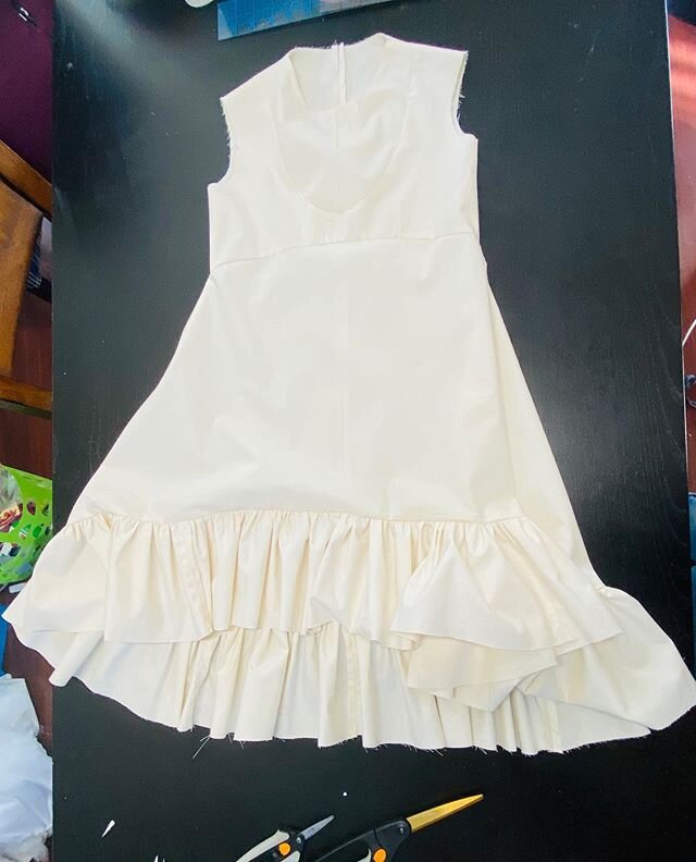 Toile coming together. #sewing #fashiondesign #vseams112