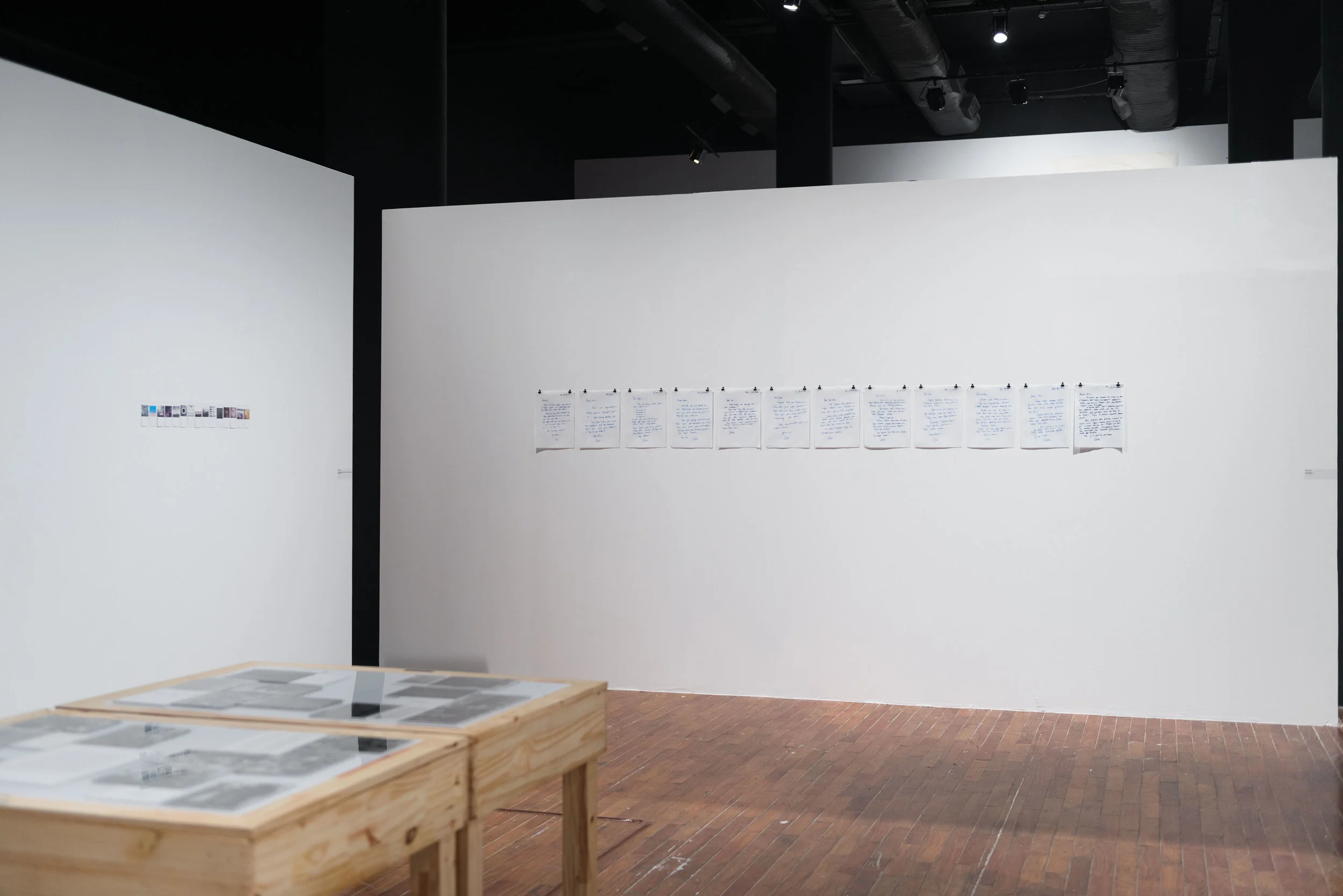   Lettres à Papa , 2013 [registro na 45º anual da FAAP] Papel sumiê e nankin 29,7 x 252 cm  Foto: Edouard Fraipont 