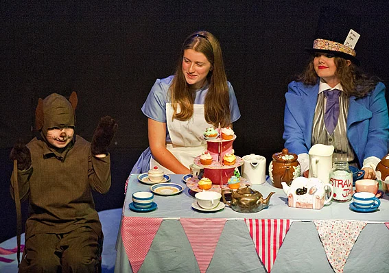 ALC-0018D Alice in Wonderland, Harlequin Theatre, Northwich, Cheshire.jpg