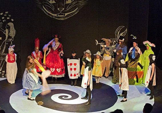 ALC-0025D Alice in Wonderland, Harlequin Theatre, Northwich, Cheshire.jpg